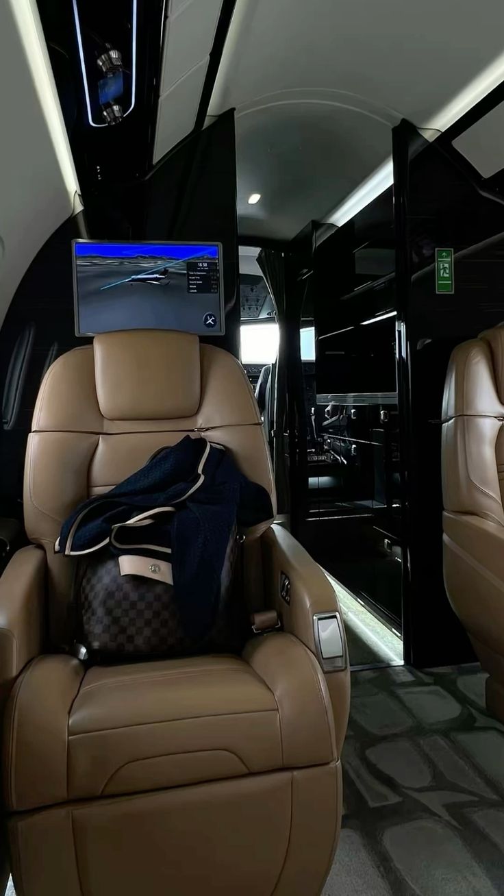 luxurious privat jet rich lifestyle aesthetic